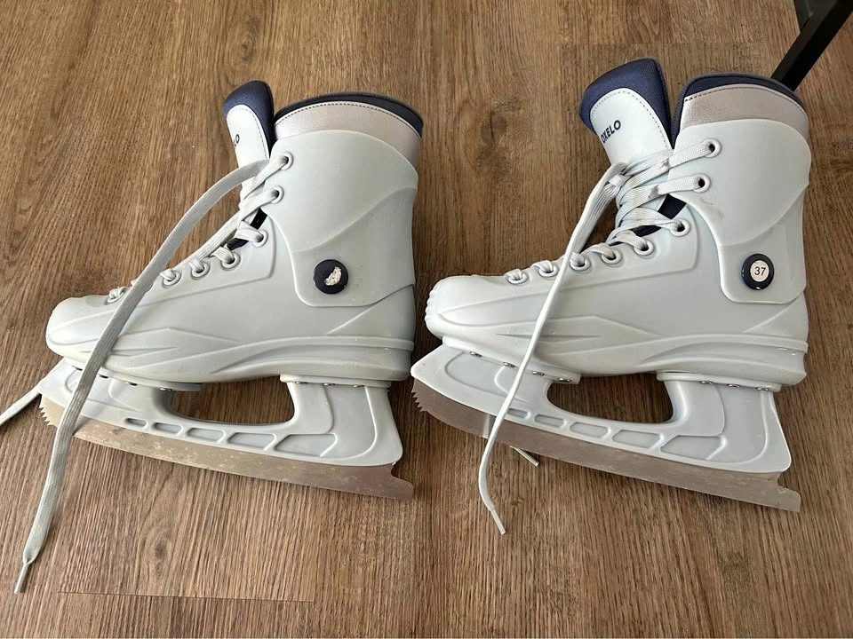 Female ice skates size 6.5