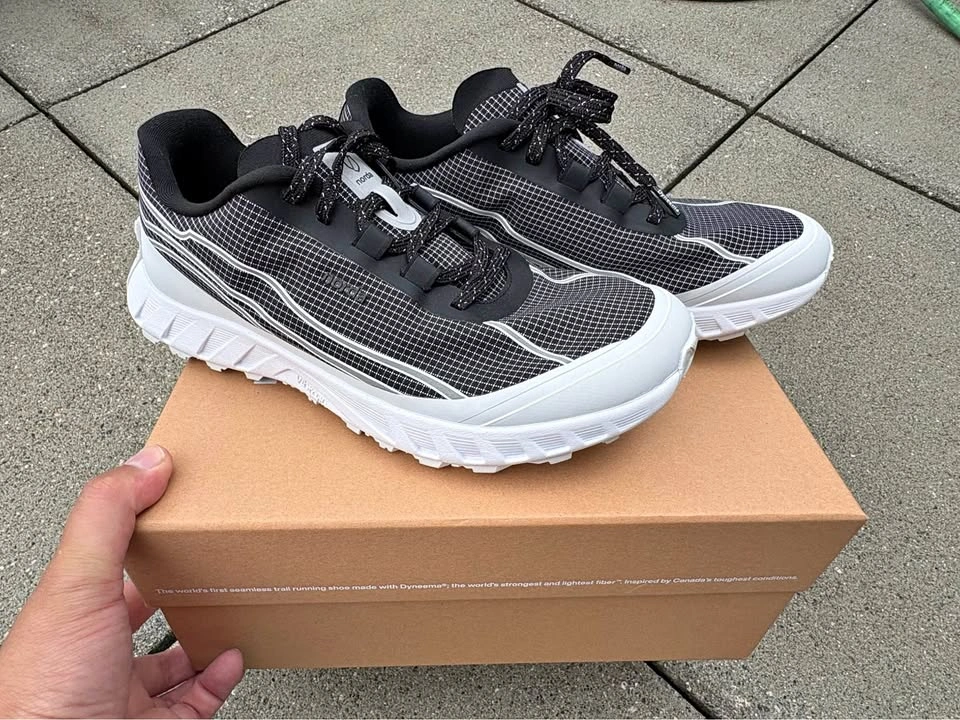 BNIB norda 002 Summit Black Trail Running Shoes
