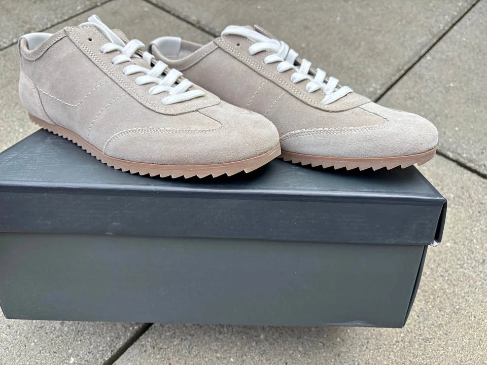 BNIB Steve Madden Picton Suede Sneakers