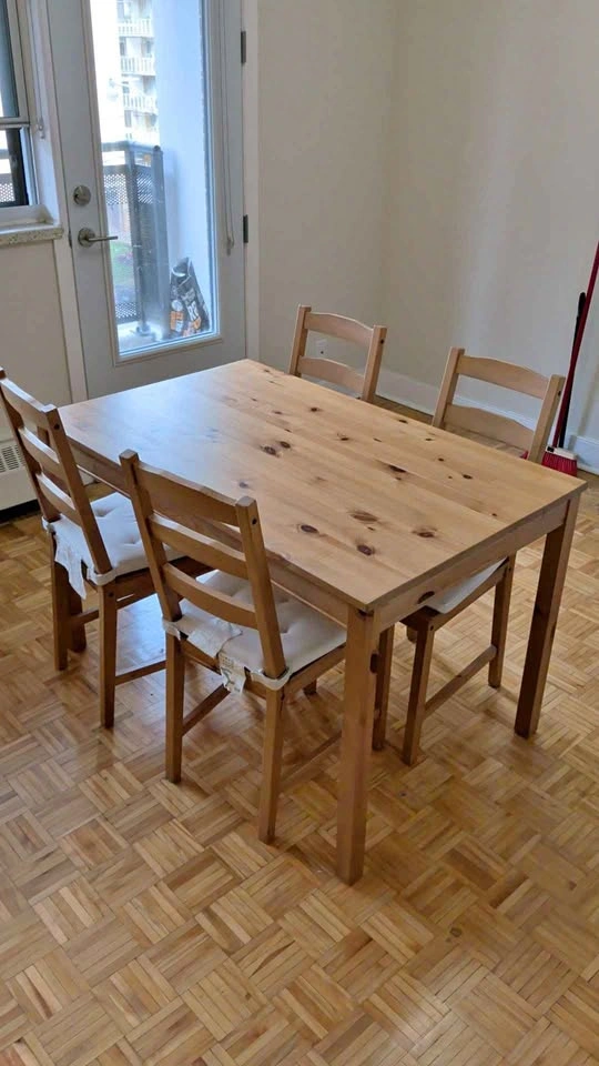 Dinner Table for 4