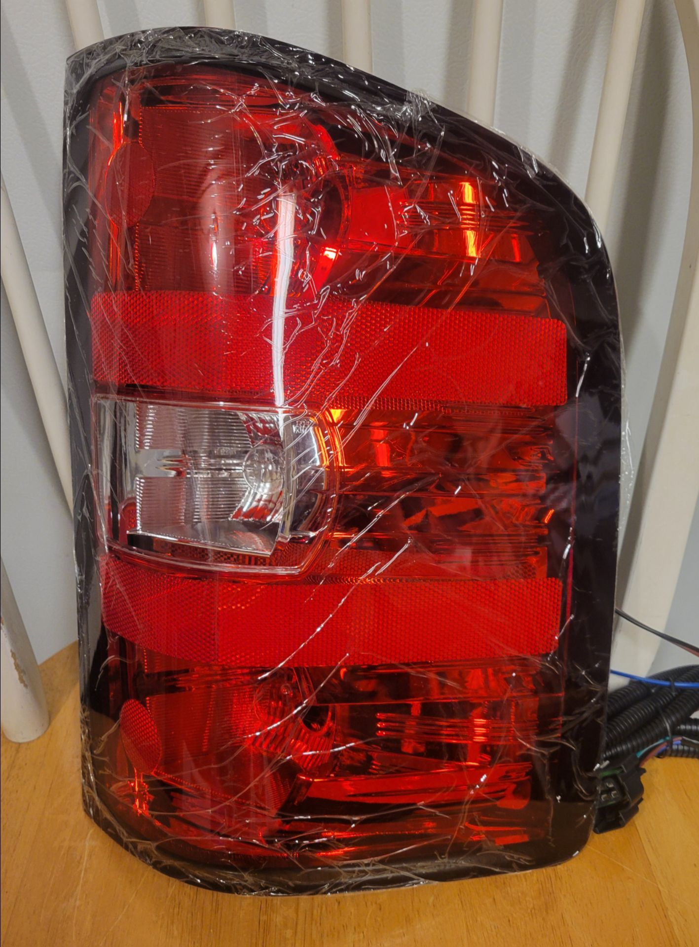 2007–2013 Chevy Silverado GMC Sierra Tail Light / HAVE BOTH SIDE - photo 2