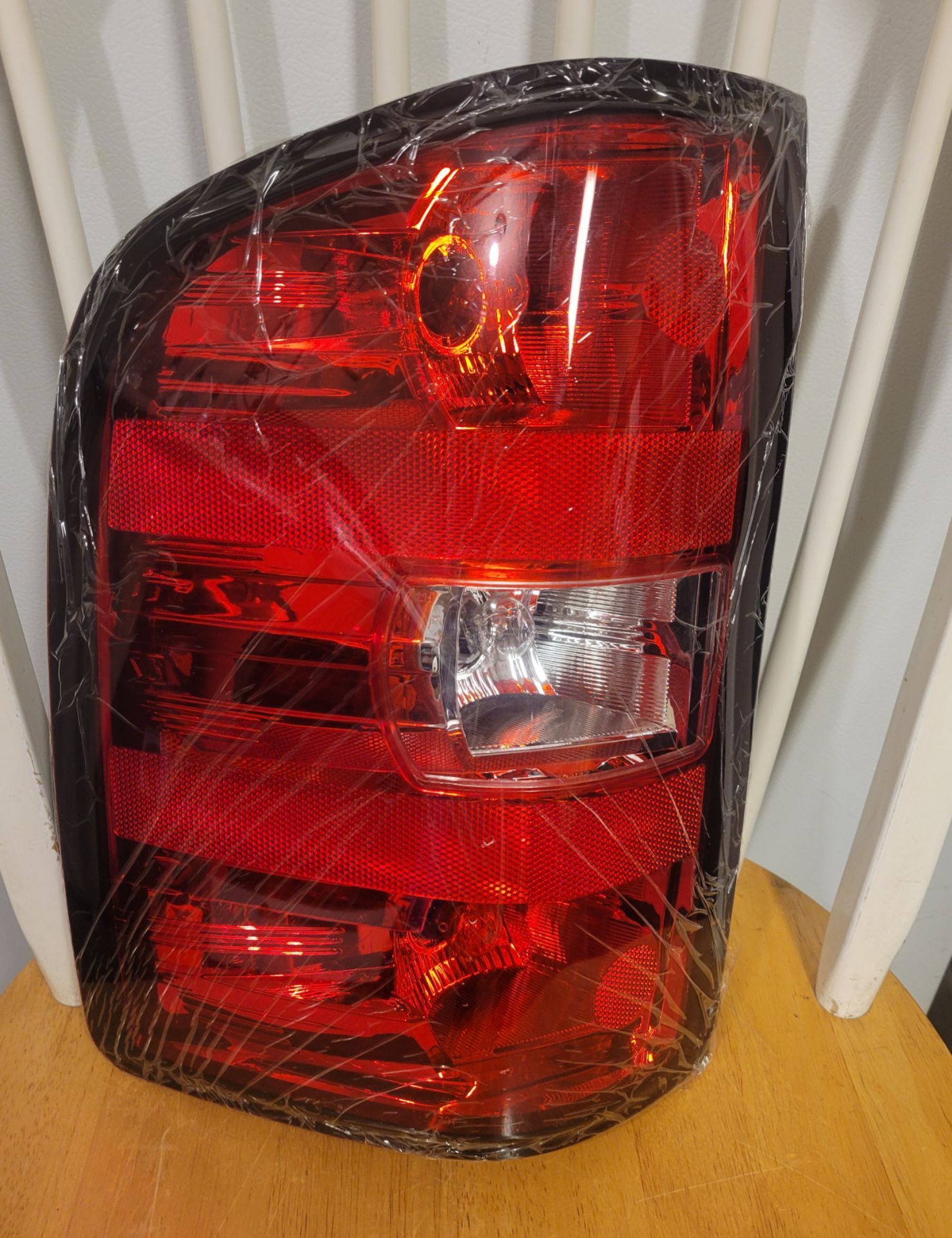 2007–2013 Chevy Silverado GMC Sierra Tail Light / HAVE BOTH SIDE - photo 5