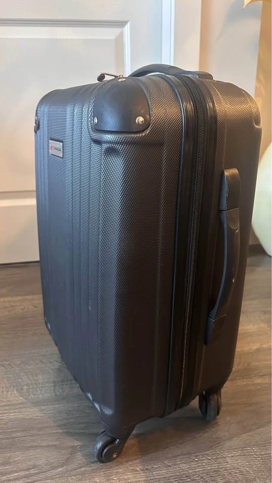 Canada Brand Hardside Spinner Suitcase - photo 4
