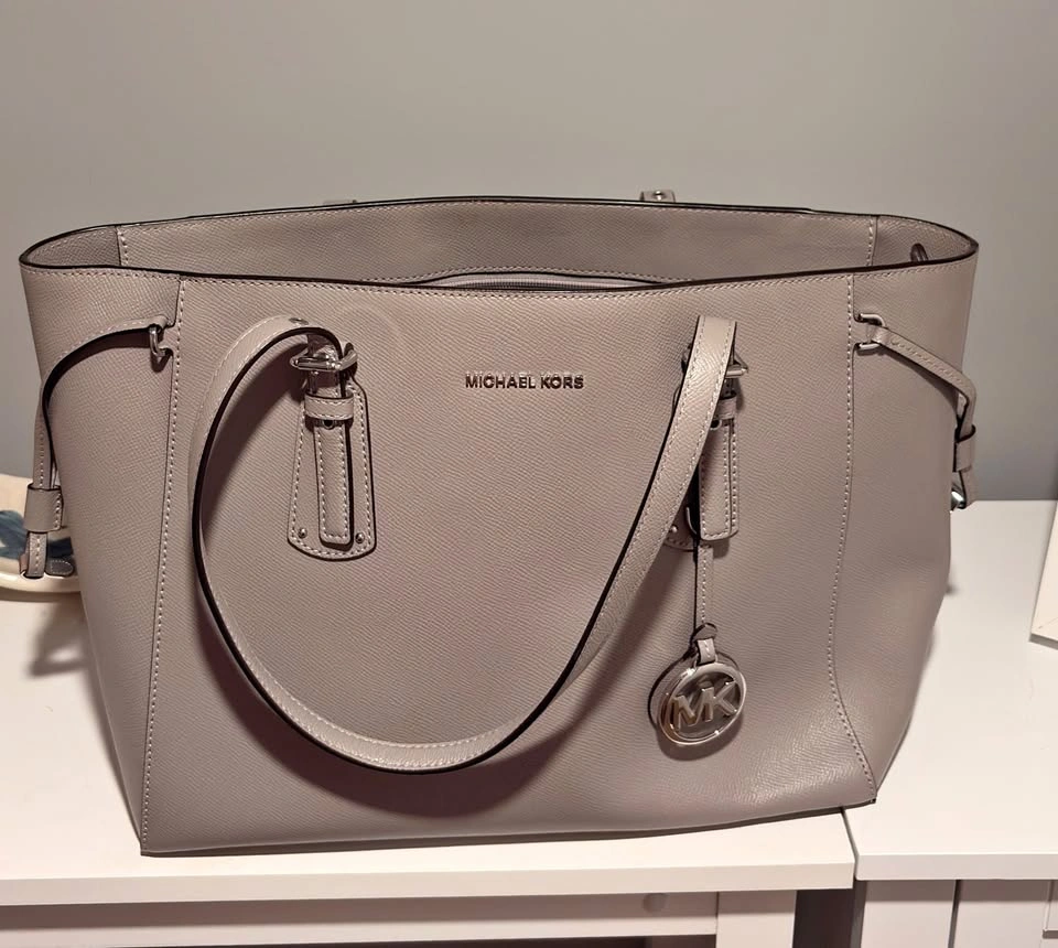 Michael Kors Voyager Lg Saffiano Leather Tote Bag