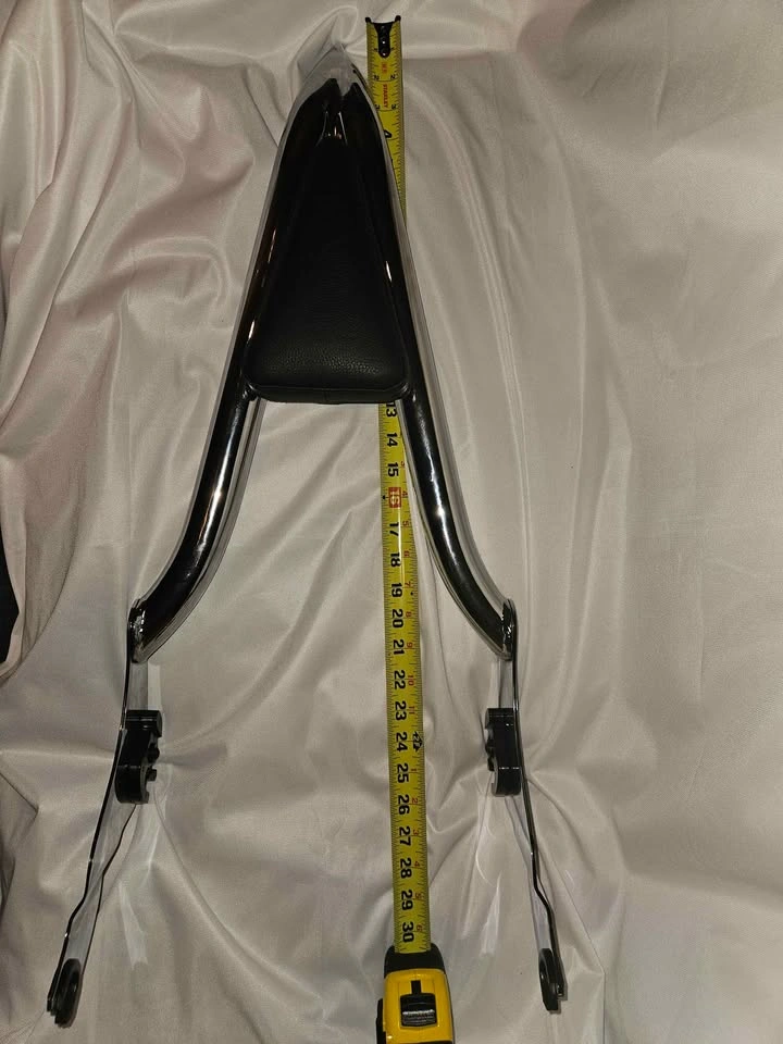 Passenger Sissy Bar – Chrome – Excellent Condition - photo 3