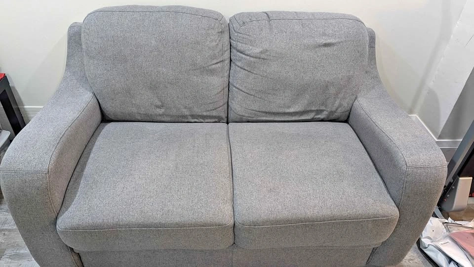 Loveseat / sofa