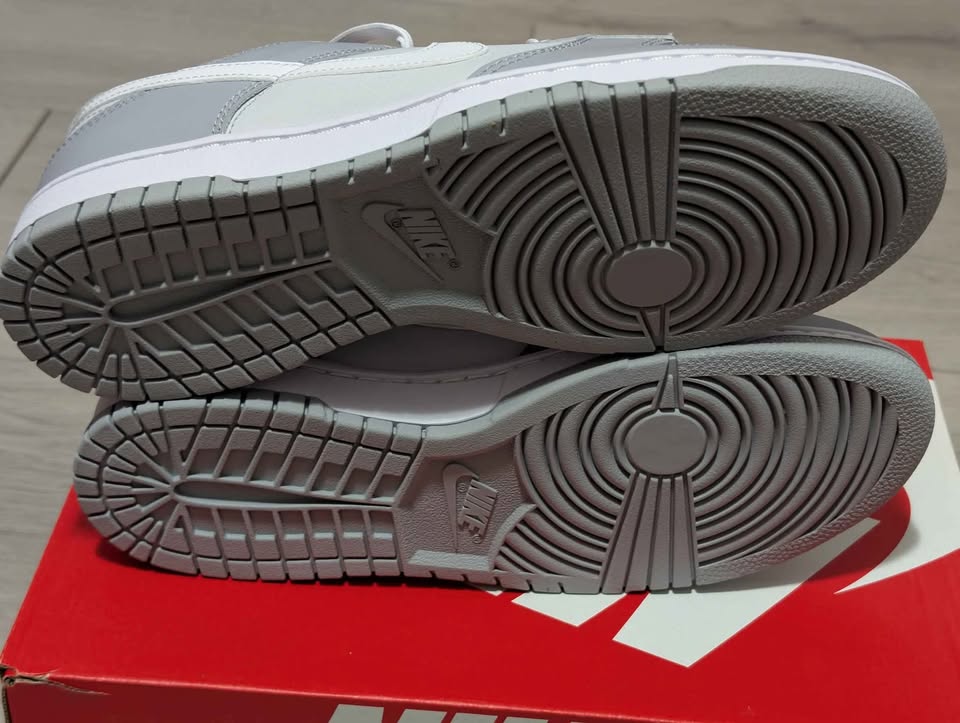 *NEW* Nike "Two Tone" Dunk Low - Size 9.5 - photo 5