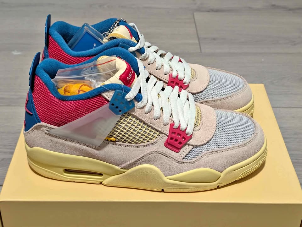 DS Air Jordan x Union "Guava" 4 - Size 9