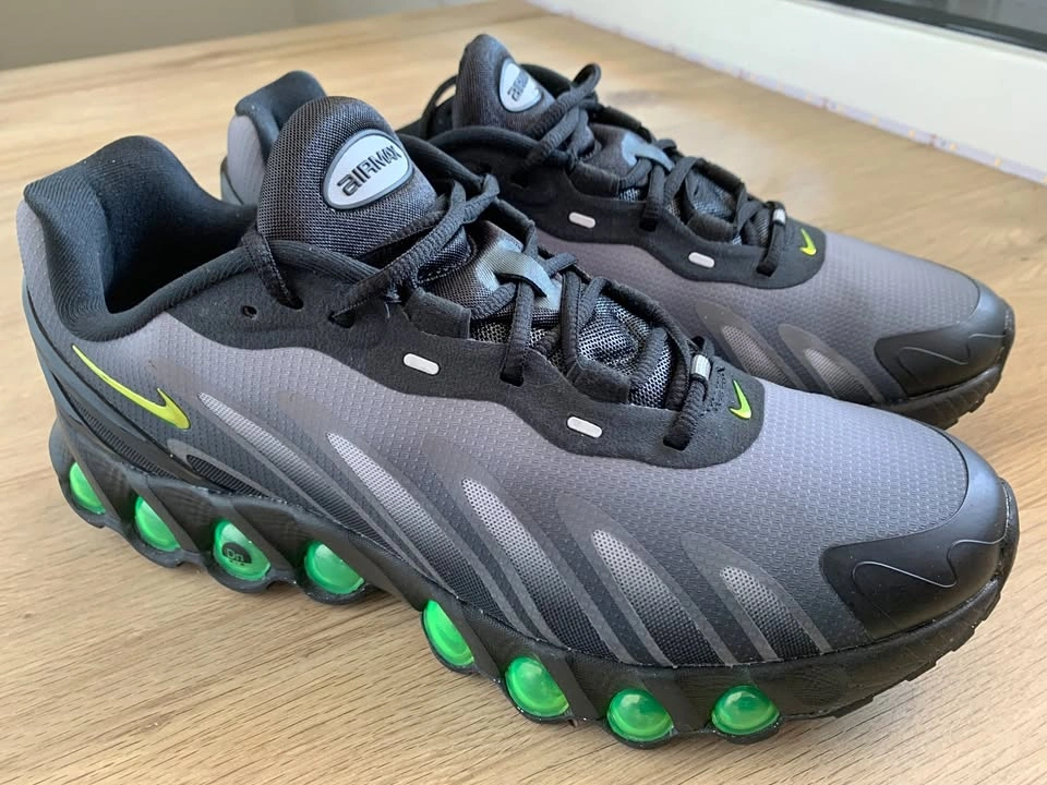 Brand New Nike Men's Air Max Dn8 Black Volt Running Shoes