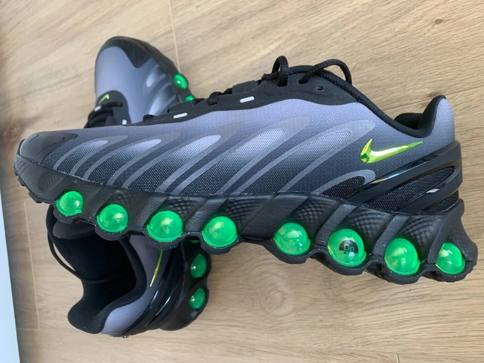 Brand New Nike Men's Air Max Dn8 Black Volt Running Shoes - photo 4