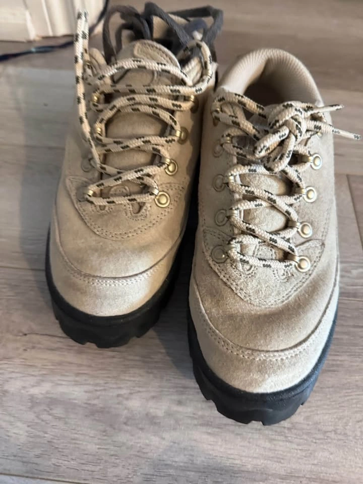 Nike Hiking Boots - photo 3