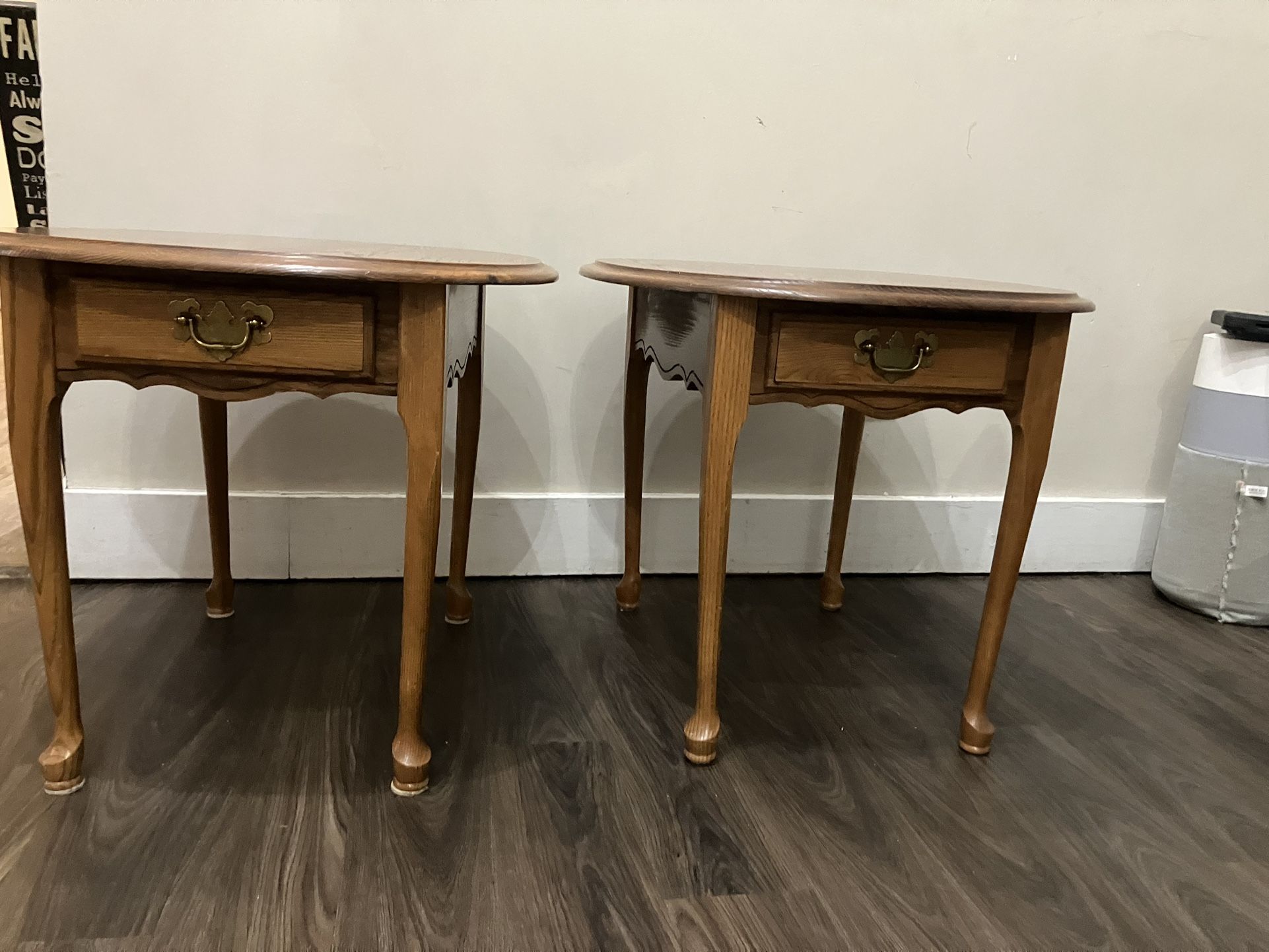 Vintage Solid Oak End Tables – Matching Pair – Queen Anne Style - photo 3