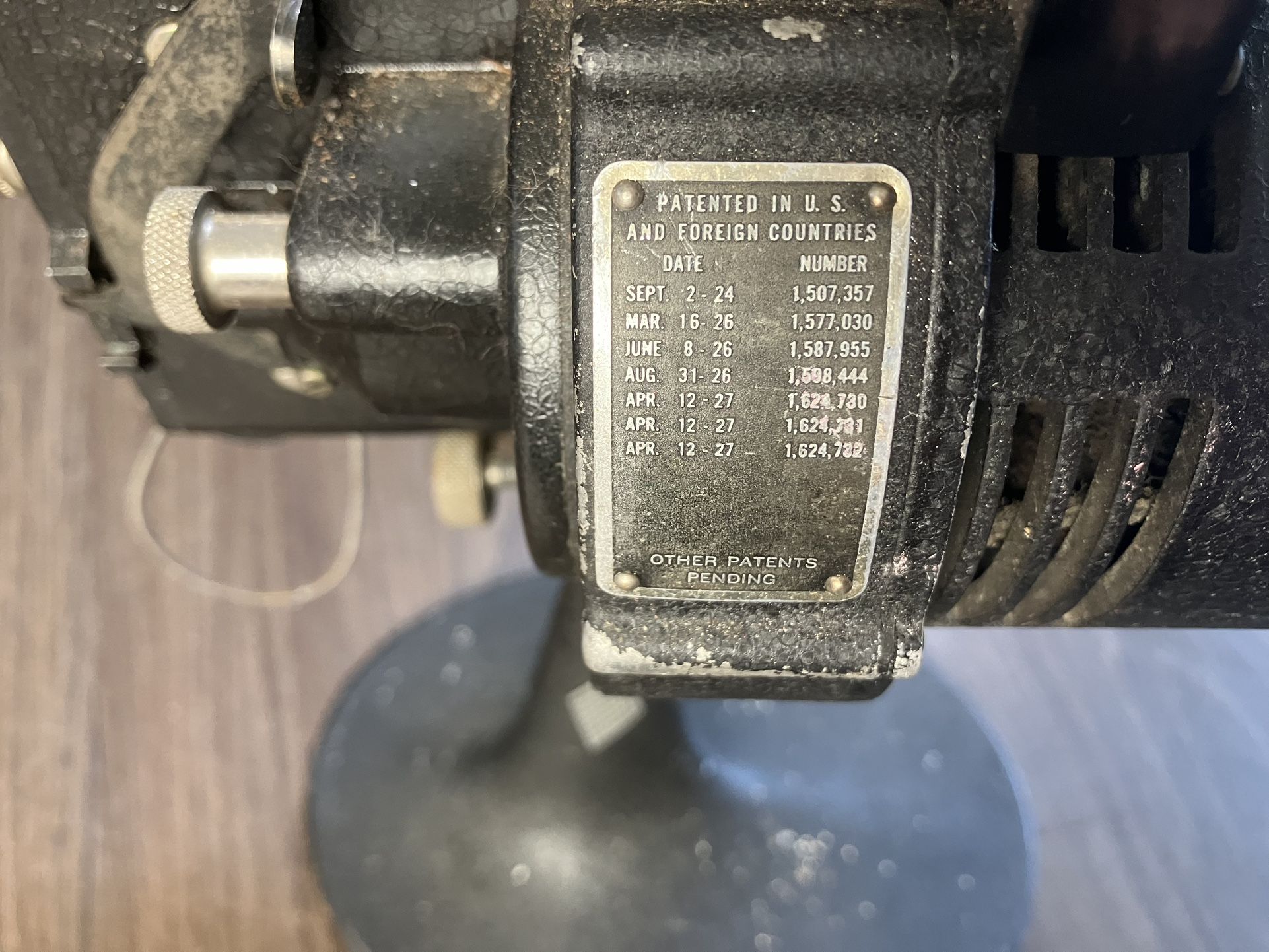 Vintage Bell & Howell Filmo 476 Cine Projector – 1920s – With Ca - photo 5