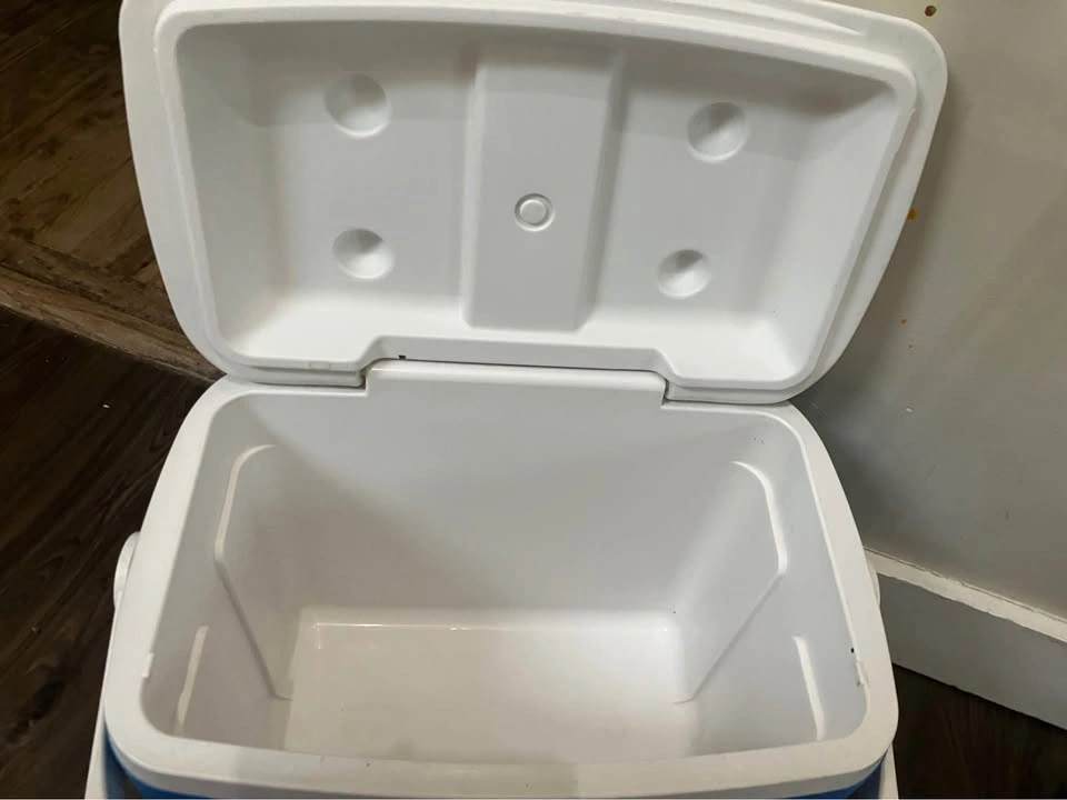 Igloo 28-Quart Cooler – Blue & White – Clean - photo 3