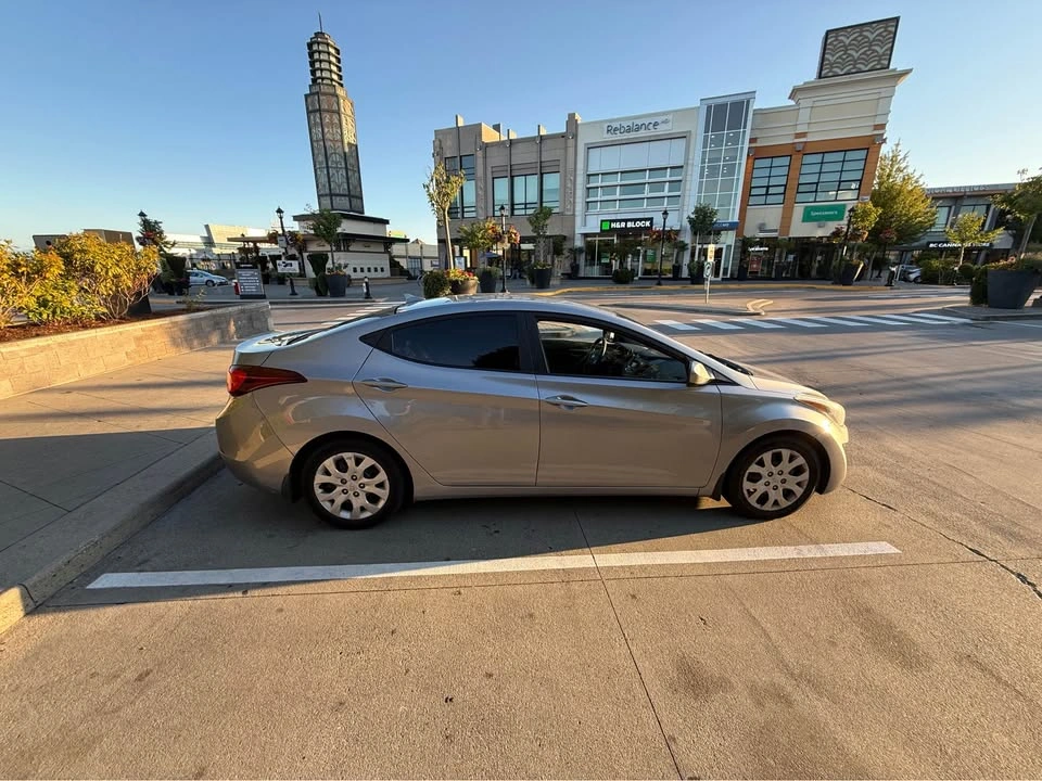 2015 Hyundai Elantra - photo 2
