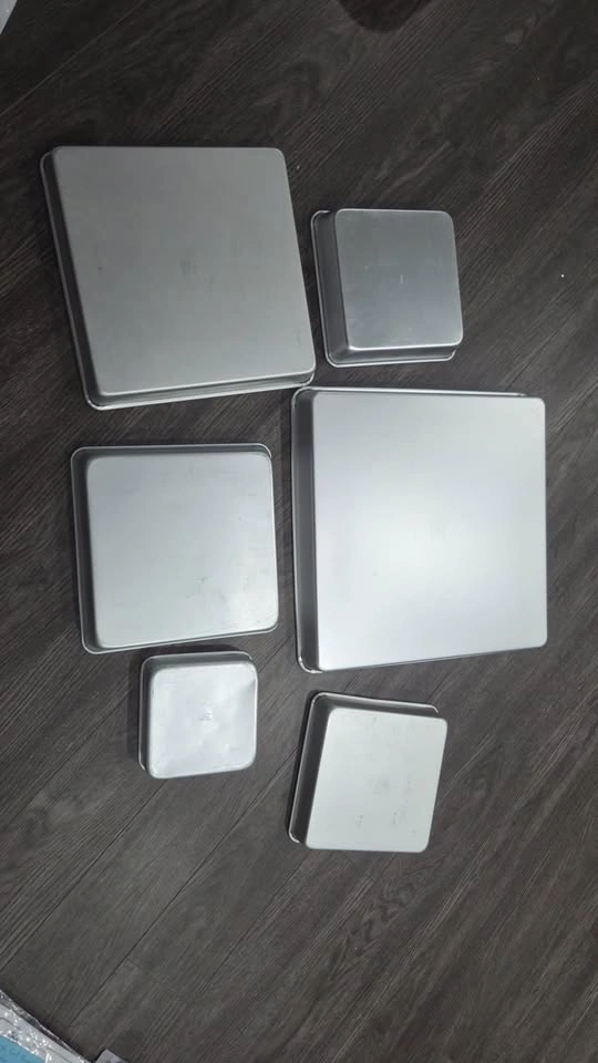 Square Cake Pans - photo 2
