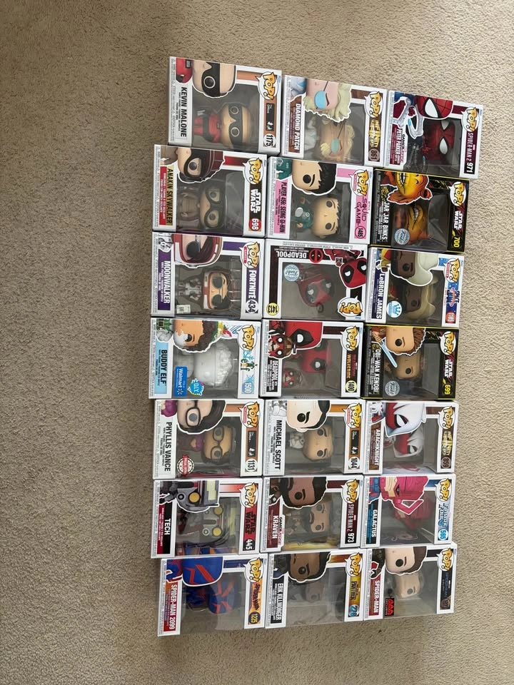 Large Funko Pop! Collection - Marvel, Star Wars, The Office - photo 3