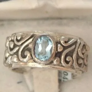 Sterling Silver Genuine Blue Topaz Ring - size 7