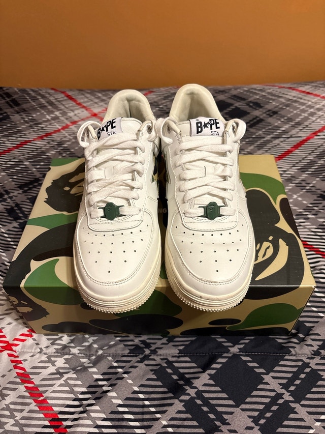 A Bathing Ape Bapesta Size 9 White & Green