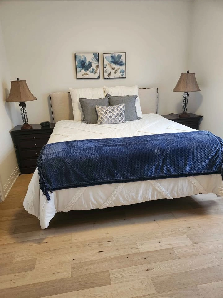 Dark Wood Bedroom Set - Dresser with Mirror and Two Nightstands - photo 3