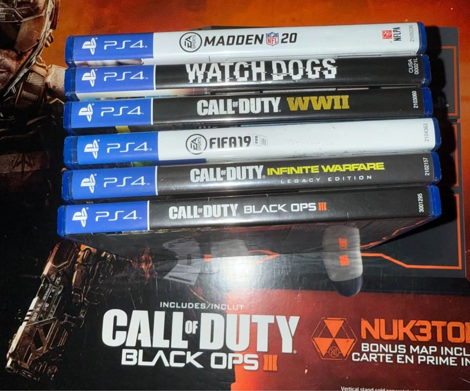 PS4 Call of Duty Limited Edition – 1TB – Excellent Condition + 6 - photo 2