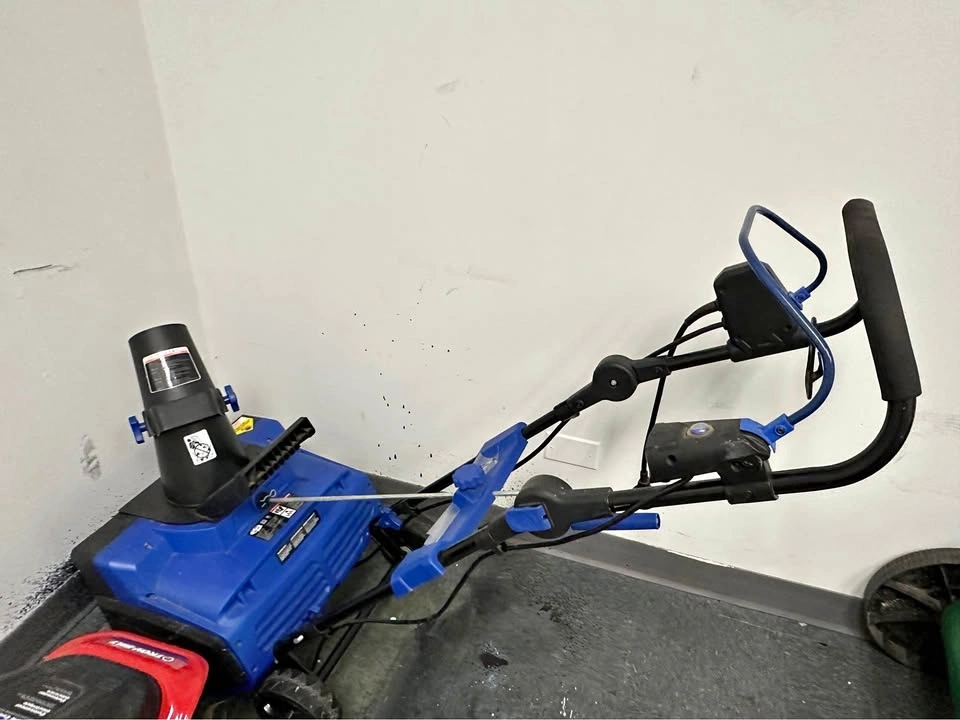 Snow blower