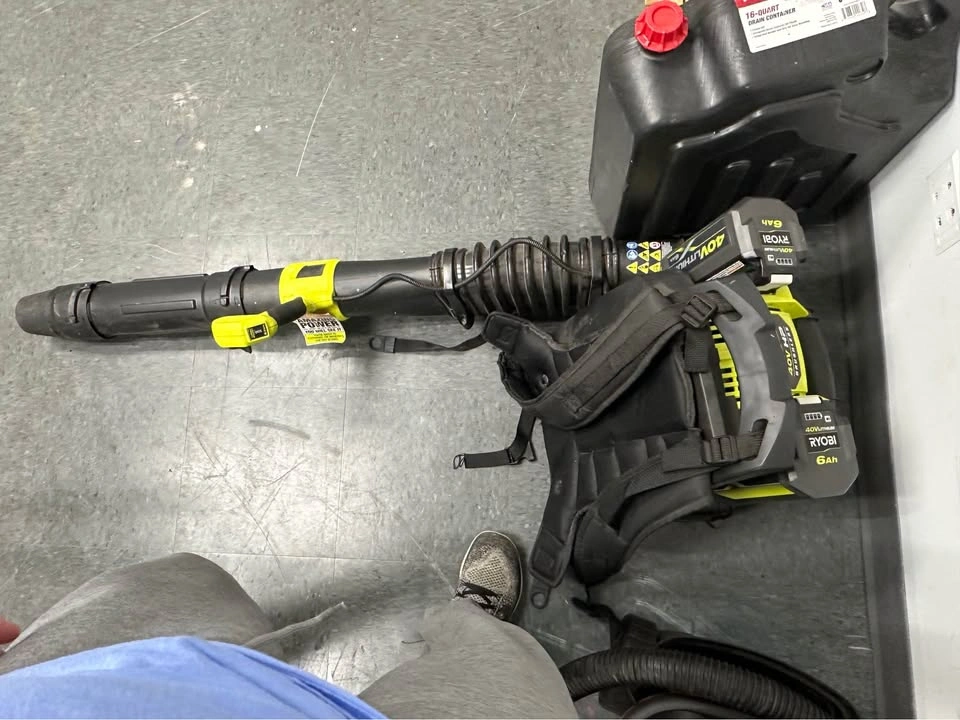 Lawn mover and backpack blower - photo 2