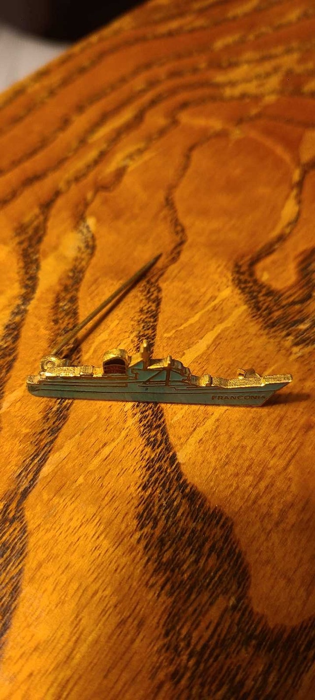 RMS Franconia Ship Pin (1966) - photo 4