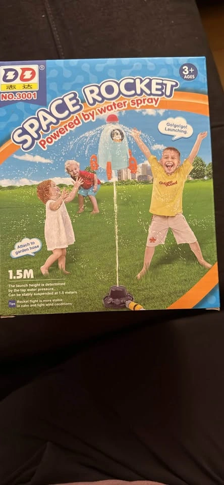 Space rocket powered by water spray outdoor toy - photo 3