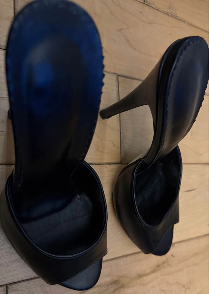 Brand new size 10.5 black heels - photo 2