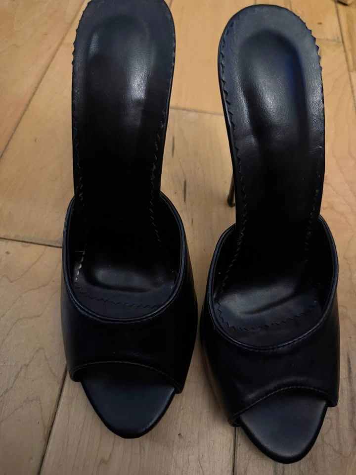 Brand new size 10.5 black heels - photo 3