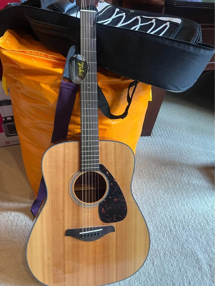 Yamaha guitar - photo 4