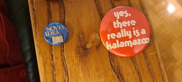 Vintage Button Pin Assortment - photo 5