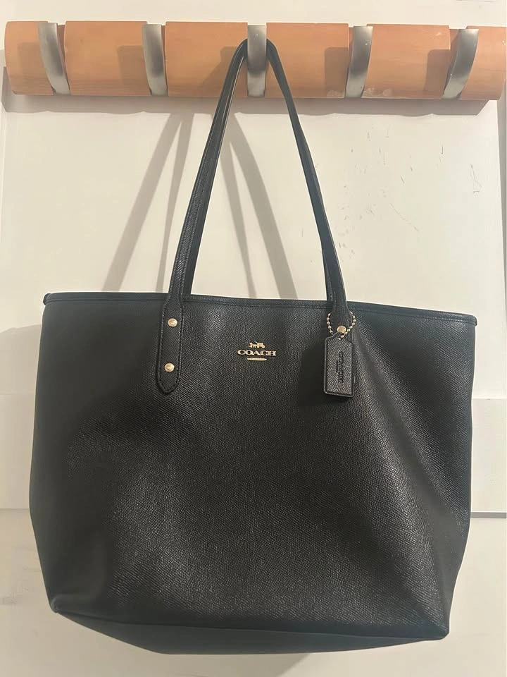 Coach City Zip Tote in Black Crossgrain Leather - photo 2