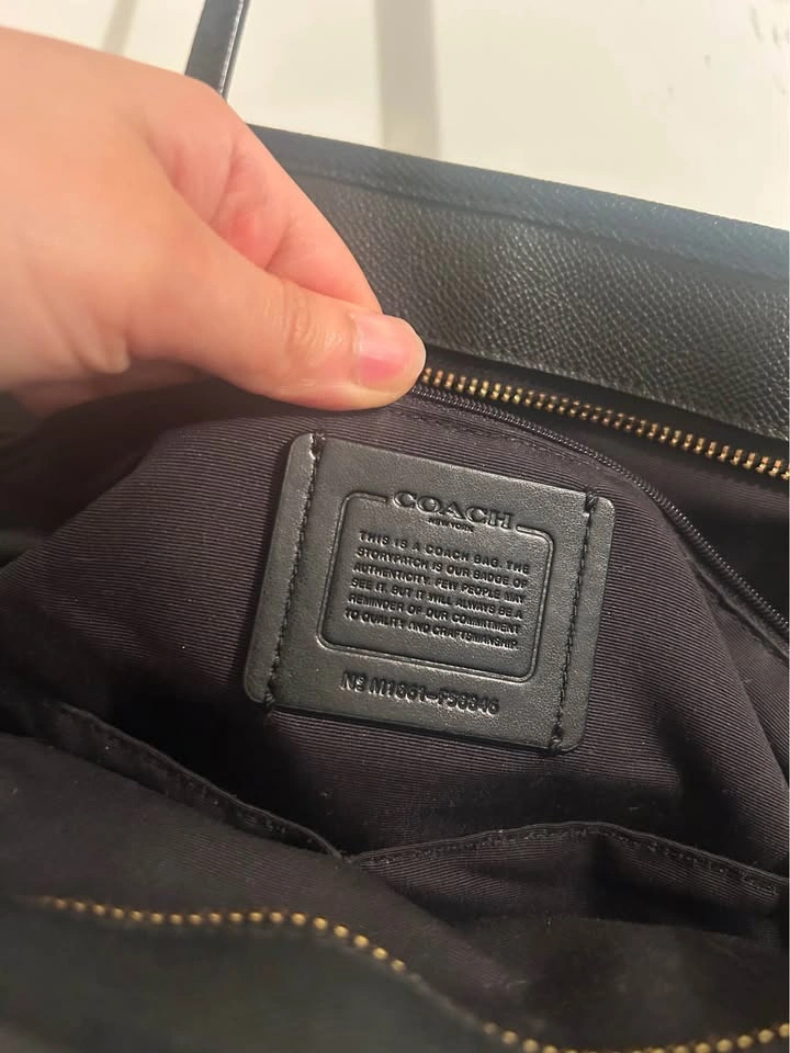 Coach City Zip Tote in Black Crossgrain Leather - photo 3