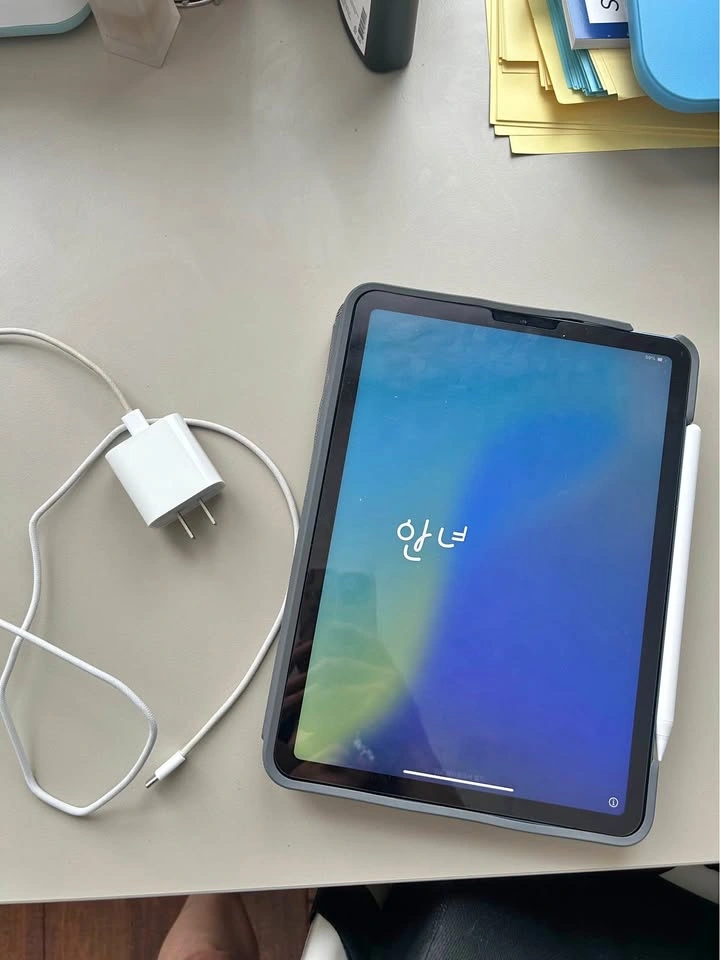 64GB 5th Gen Apple iPad Air with Keyboard Case and Pencil