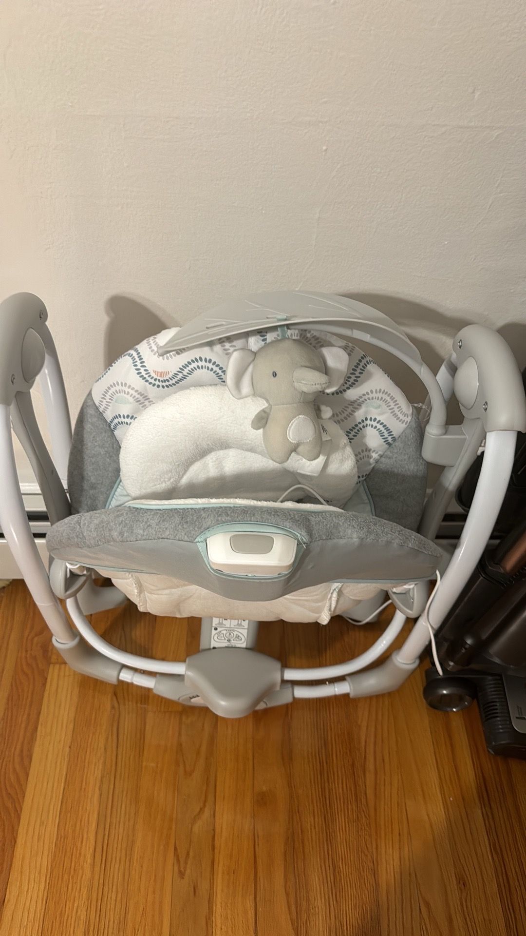Baby swing and infant seat