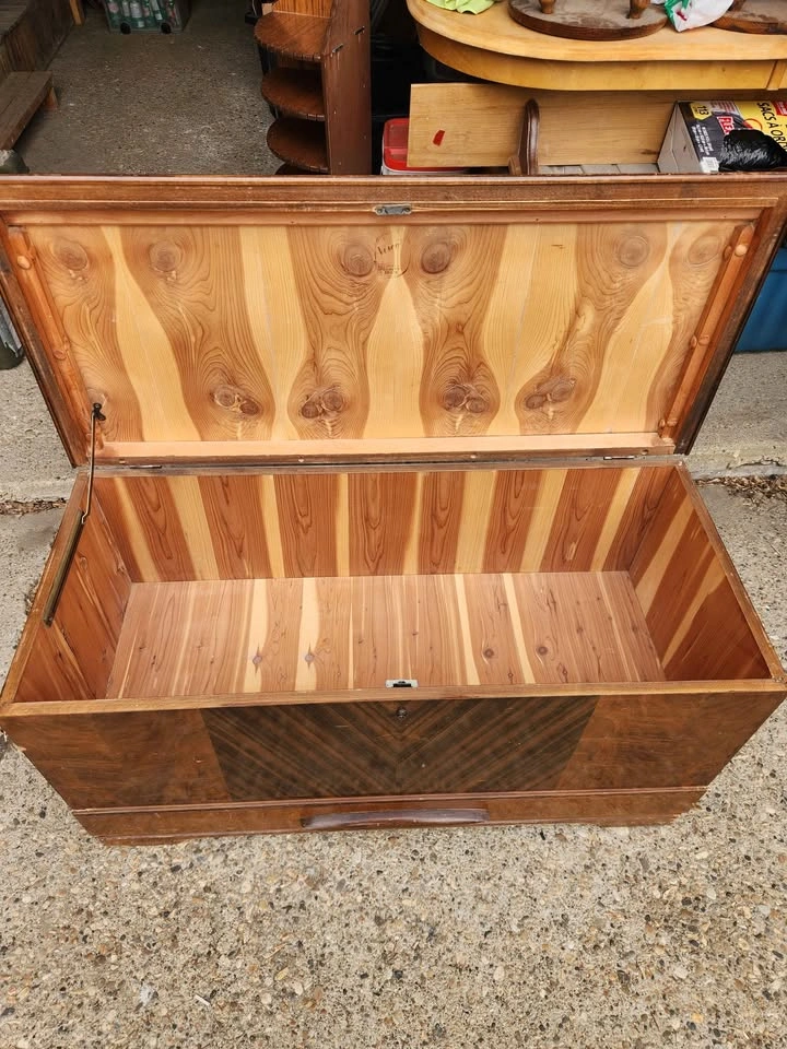 Cedar Hope chest/ Blanket Chest - photo 2