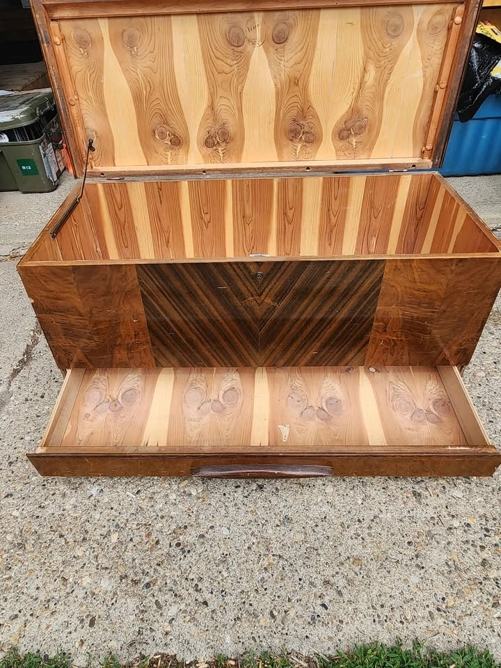 Cedar Hope chest/ Blanket Chest - photo 3