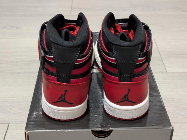 DS Air Jordan "Bred" 1 High Strap - Size 9 (2008) - photo 4