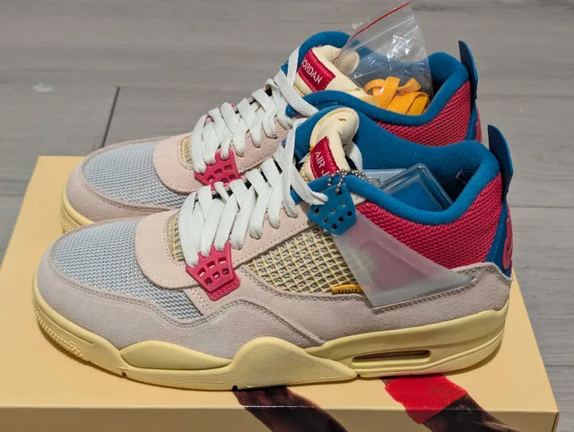 DS Air Jordan x Union Guava 4 - Size 9 image indicator(3)
