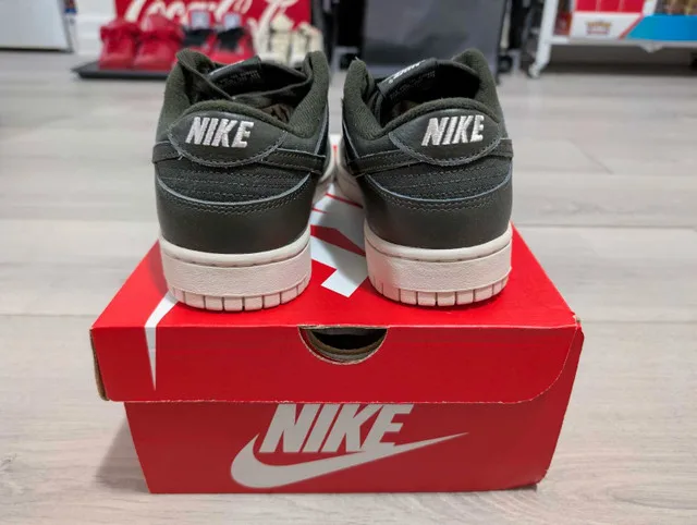 DS Nike "Sequoia" Dunk Low - Size 9.5 image indicator(4)