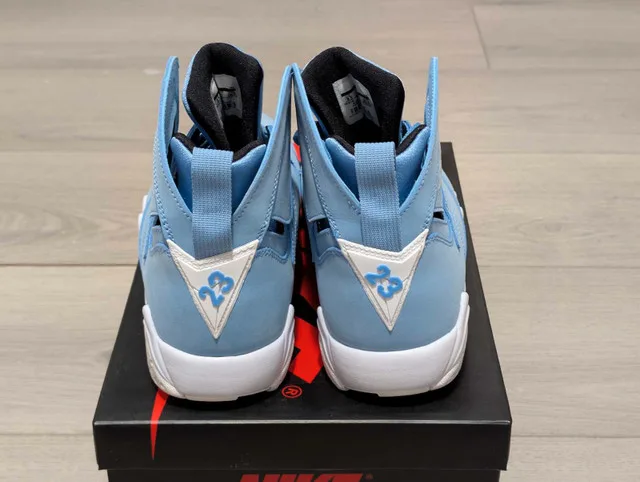 DS Jordan Pantone 7 - Size 8.5 image indicator(4)