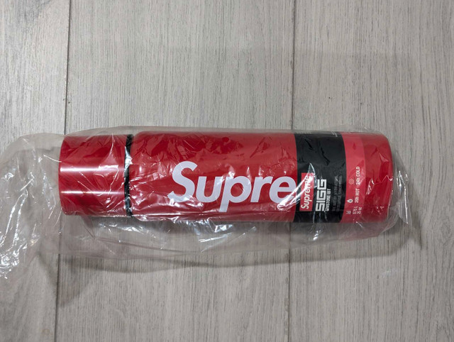 Supreme x SIGG Insulated Bottle 0.75L