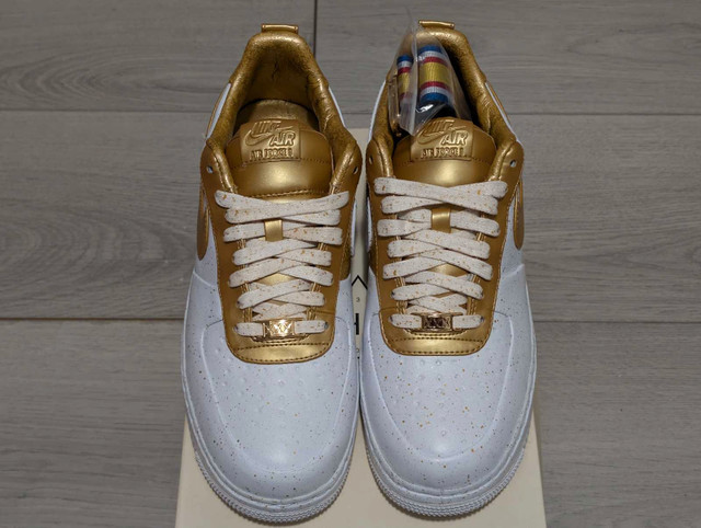 DS Nike "Gold Medal" Air Force 1 Low - Size 8.5 - photo 2