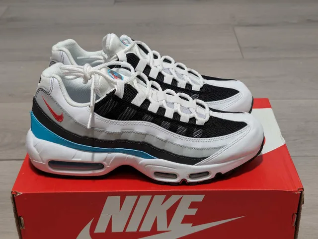 DS Nike "Chlorine Blue" Air Max 95 - Size 9.5 thumbnail
