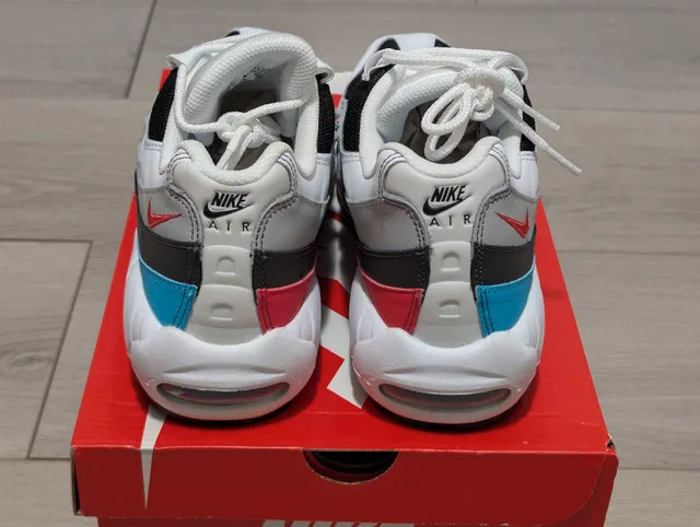 DS Nike "Chlorine Blue" Air Max 95 - Size 9.5 image indicator(4)