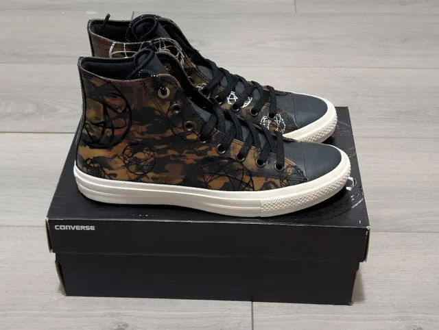 DS Converse x Futura Chuck Taylor Hi - Size 9M/11W thumbnail