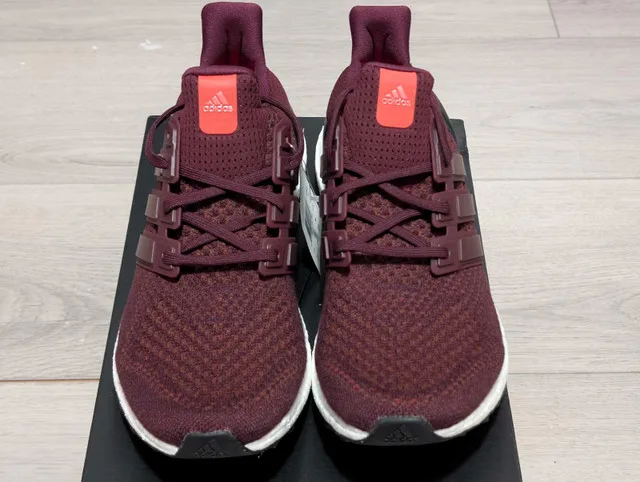 DS Adidas "Burgundy" Ultra Boost 1.0 - Size 10 image indicator(2)
