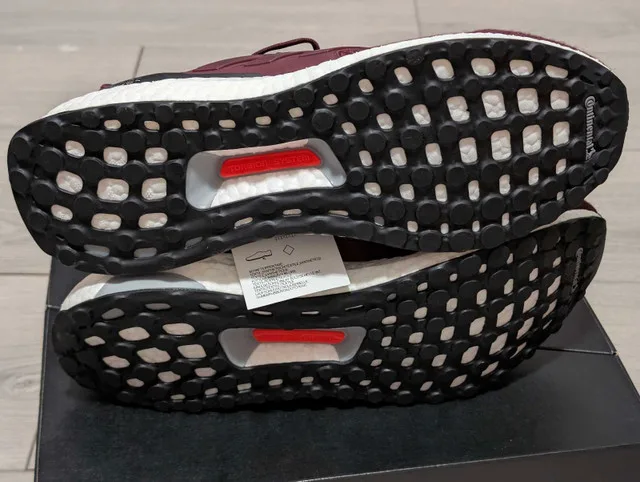 DS Adidas "Burgundy" Ultra Boost 1.0 - Size 10 image indicator(5)